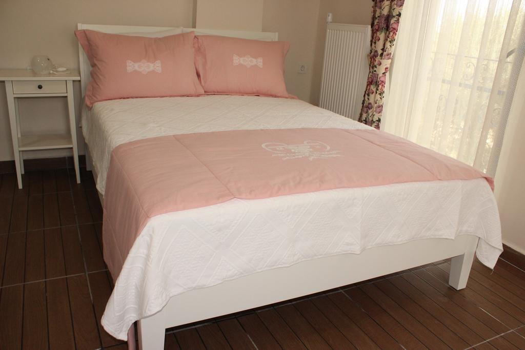 Ede Apart Otel Geyikli Bilik gambar